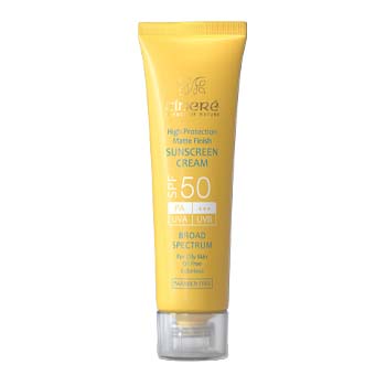 ضد آفتاب SPF50 فاقد چربی و بدون رنگ مناسب پوستهای چرب 50ml سینره